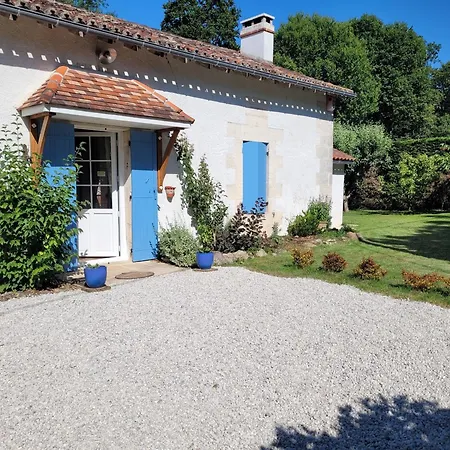 La Petite Maison D'allemans - Piscine, Grand Jardin Holiday home Allemans